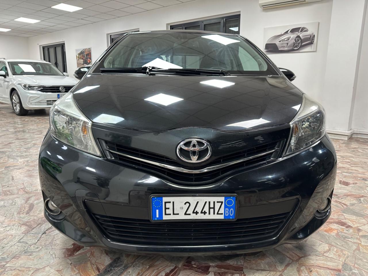 Toyota Yaris 1.3 Lounge CVT Automatica