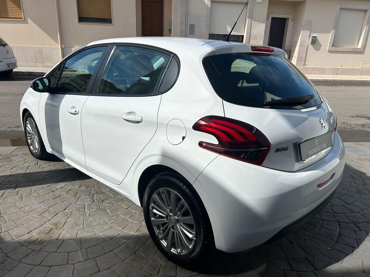 Peugeot 208 1.6 HDI 75Cv 5P ALLURE-2016