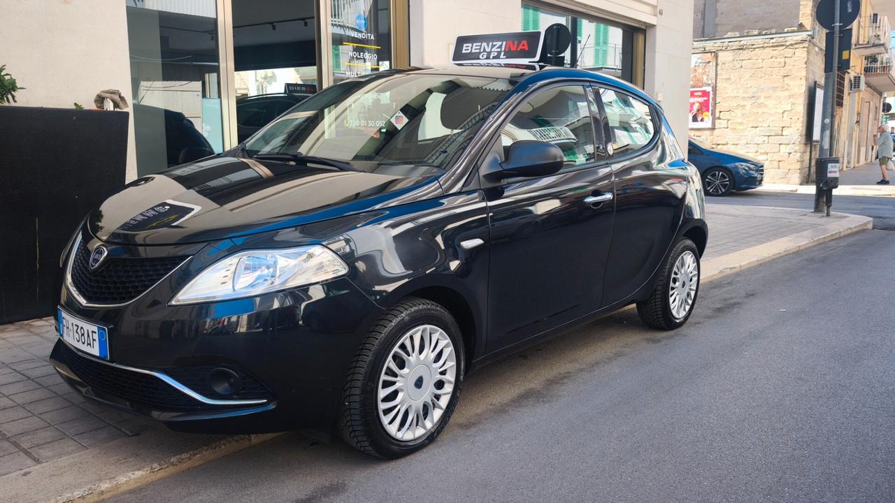 Lancia Ypsilon 1.2 69 CV GPL Ecochic Silver 2017