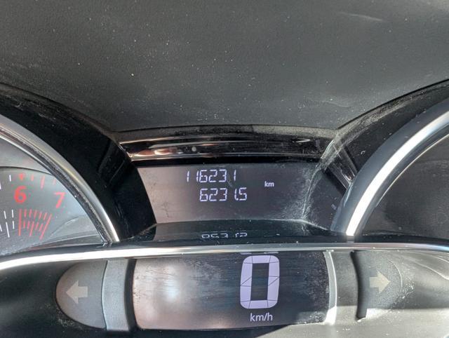 RENAULT Clio Clio 1.2 16v 5P Business 75cv