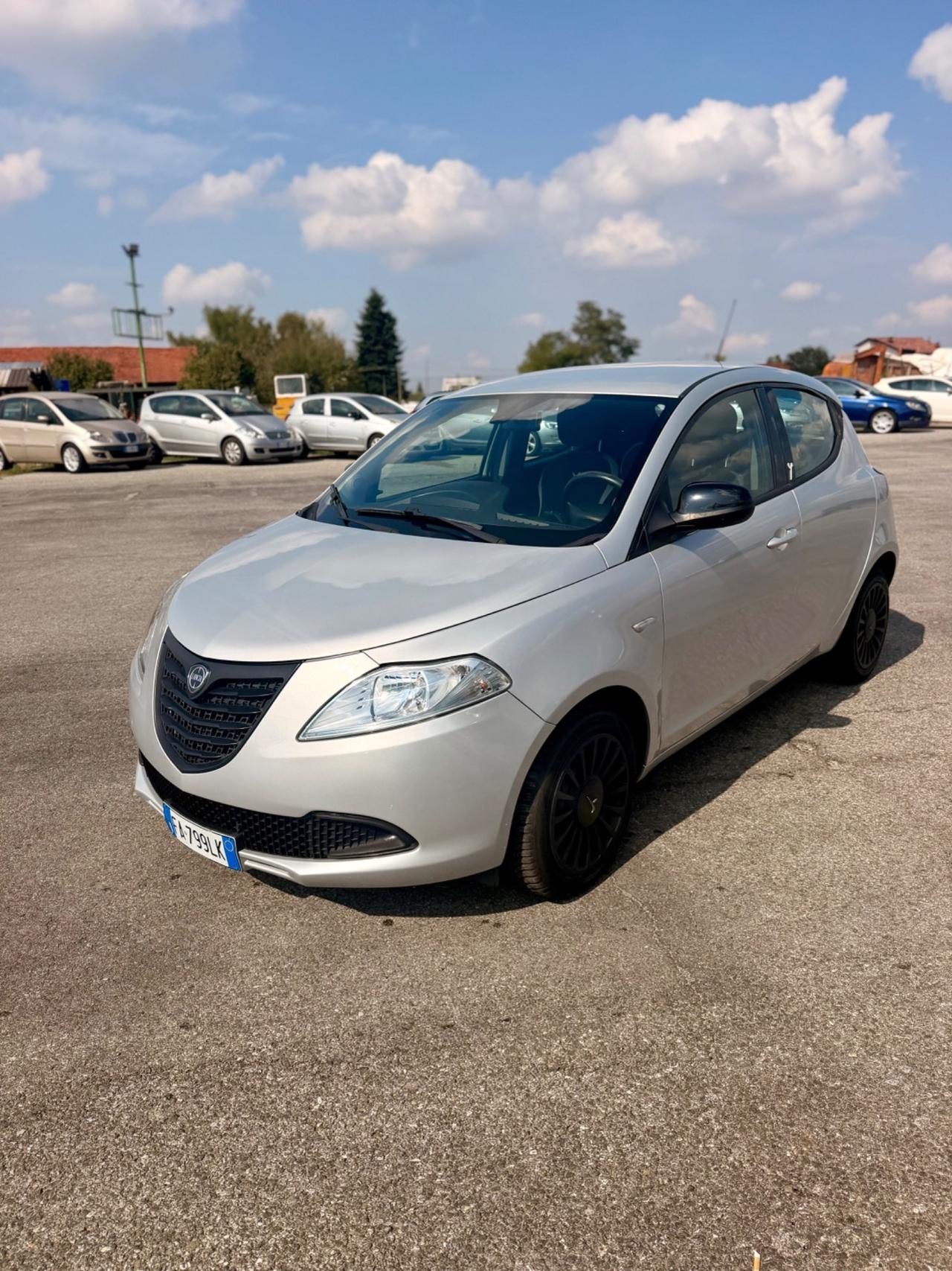 Lancia Ypsilon 1.2 69 CV 5 porte Platinum