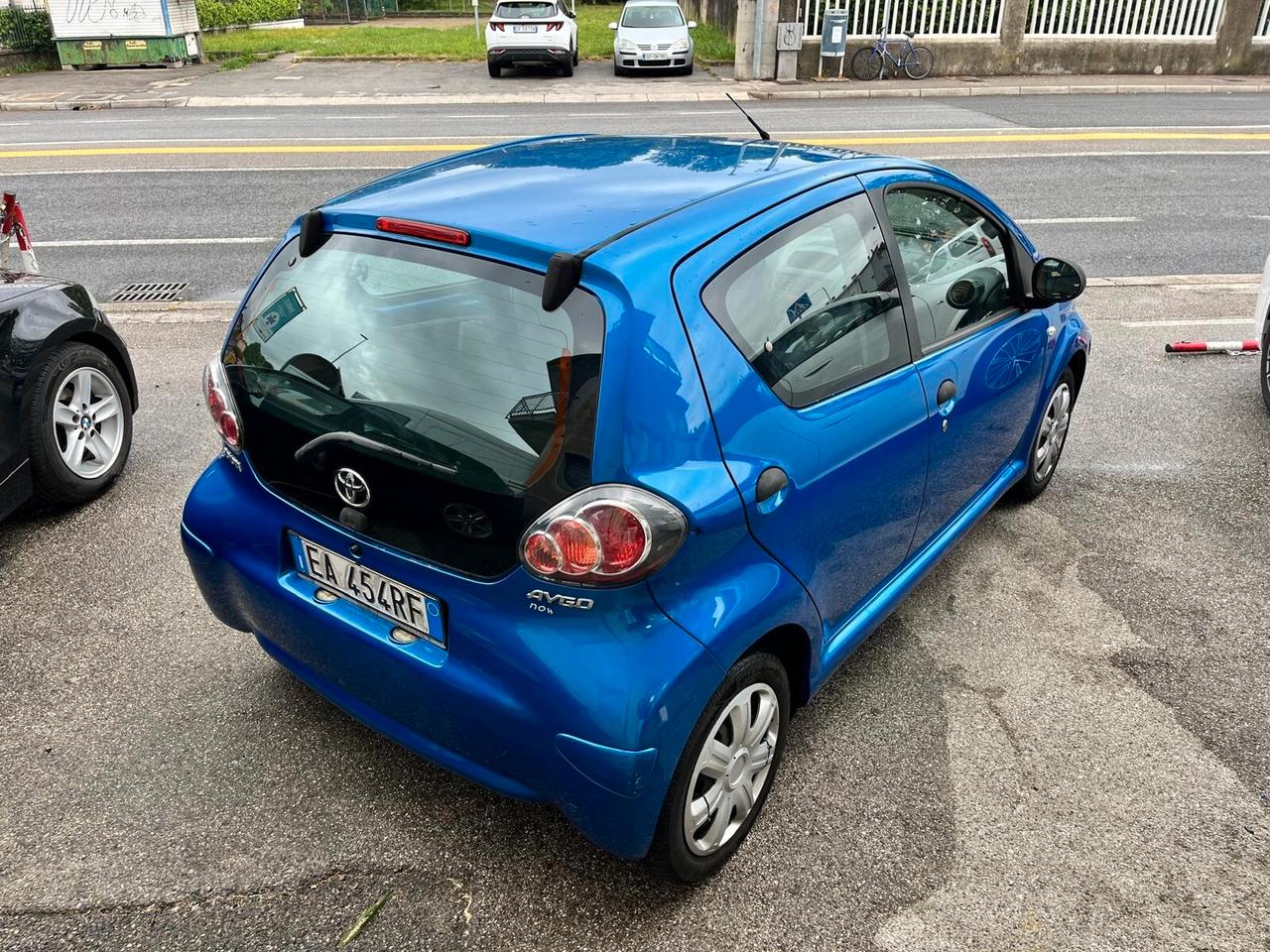 Toyota Aygo 1.0 12V VVT-i 5 porte Neopatentati