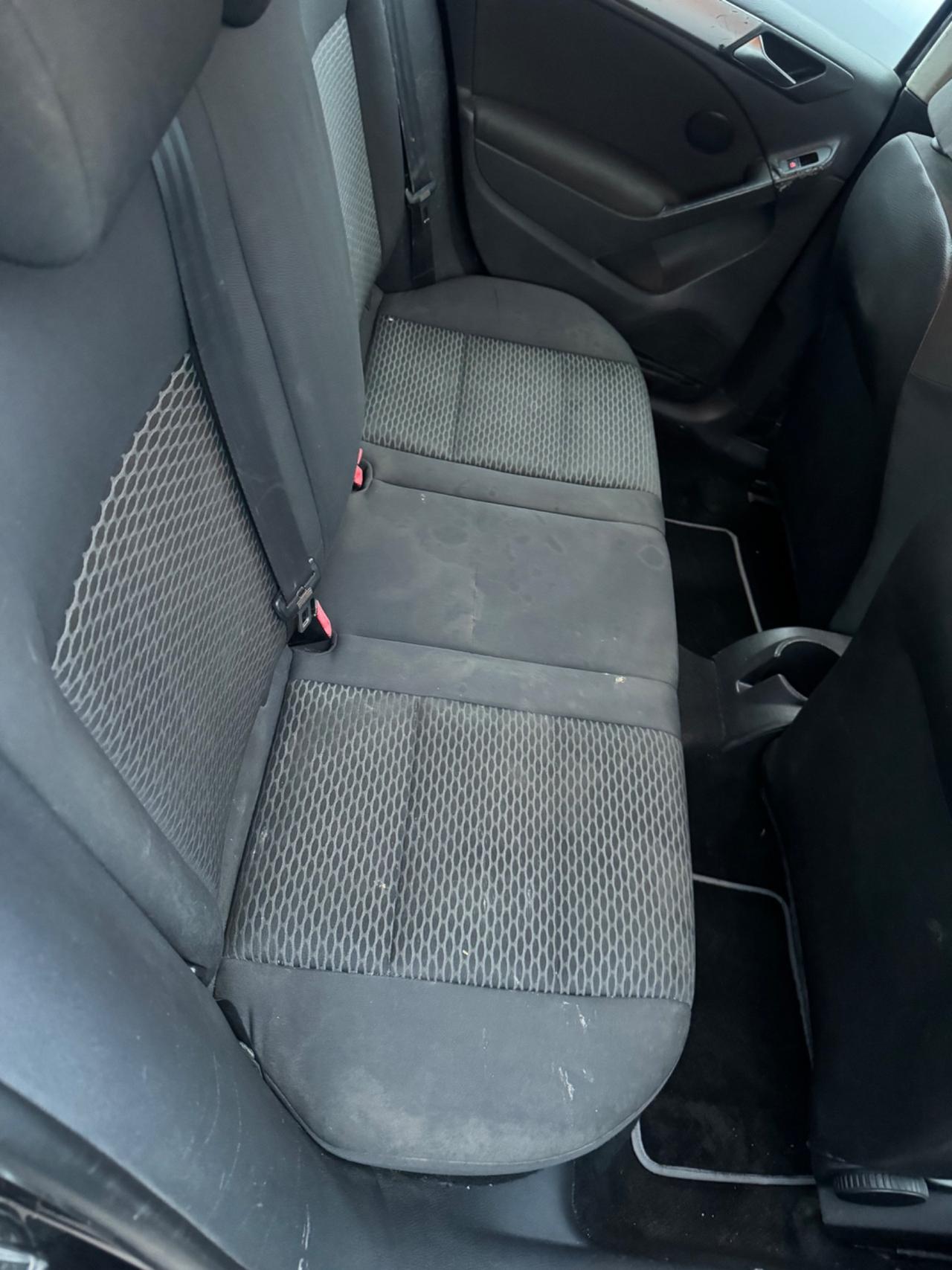 Volkswagen Golf 1.6 TDI DPF 5p. Highline