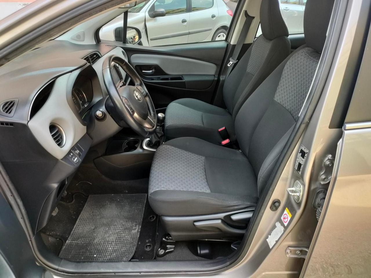 Toyota Yaris 1.4 D-4D 5p Lounge E6