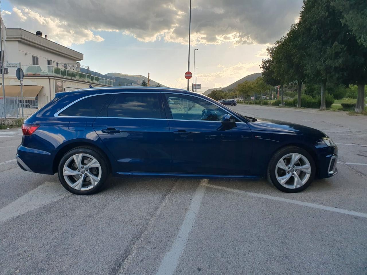 Audi A4 Avant 40 g-tron METANO /OK PERMUTE /FINANZIABILE