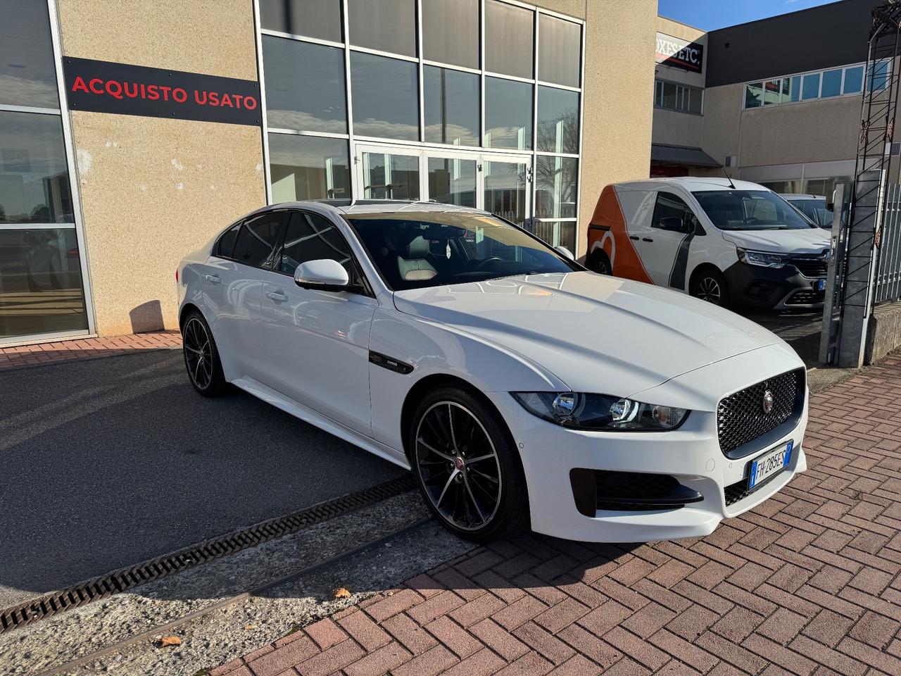 Jaguar XE 2.0 D Turbo R-Sport. Euro 6B