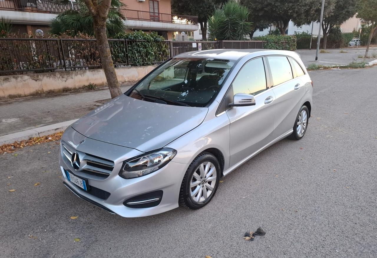 MERCEDES-BENZ B180 AUTOMATIC PREMIUM