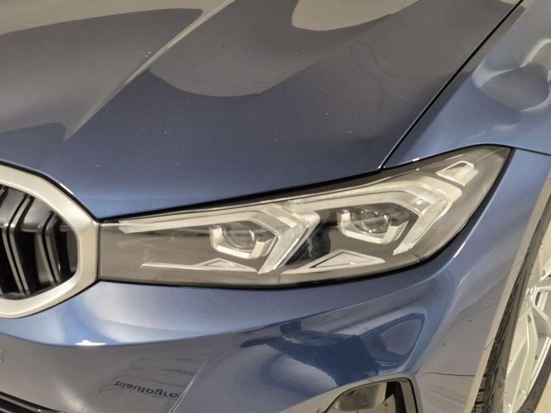 BMW Serie 3 G21 2022 Touring 320e Touring auto