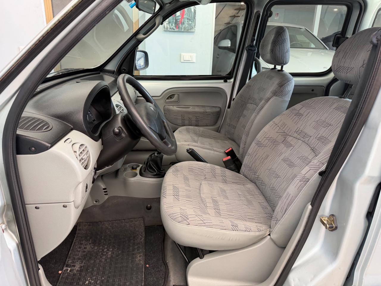 Renault Kangoo 1.2 16V 5p. Luxe gancio traino gancio traino