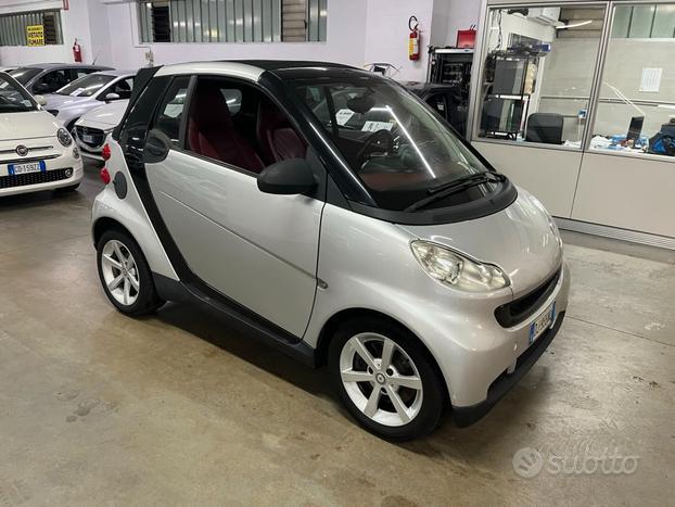 Smart ForTwo CABRIO 1.0 interni in pelle