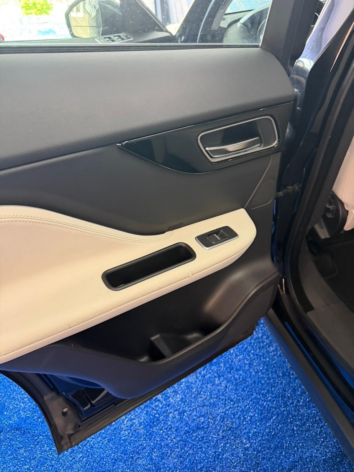 Jaguar F-Pace 2.0 D 180 CV AWD Portfolio permute e finanziamenti