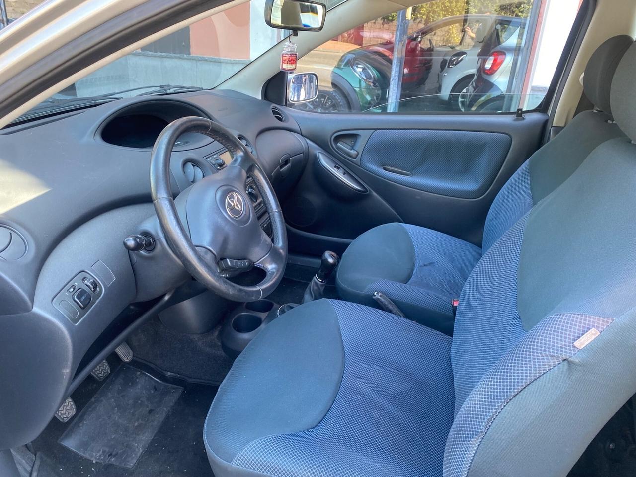 Toyota Yaris 1.0i 16V cat 3 porte Sol