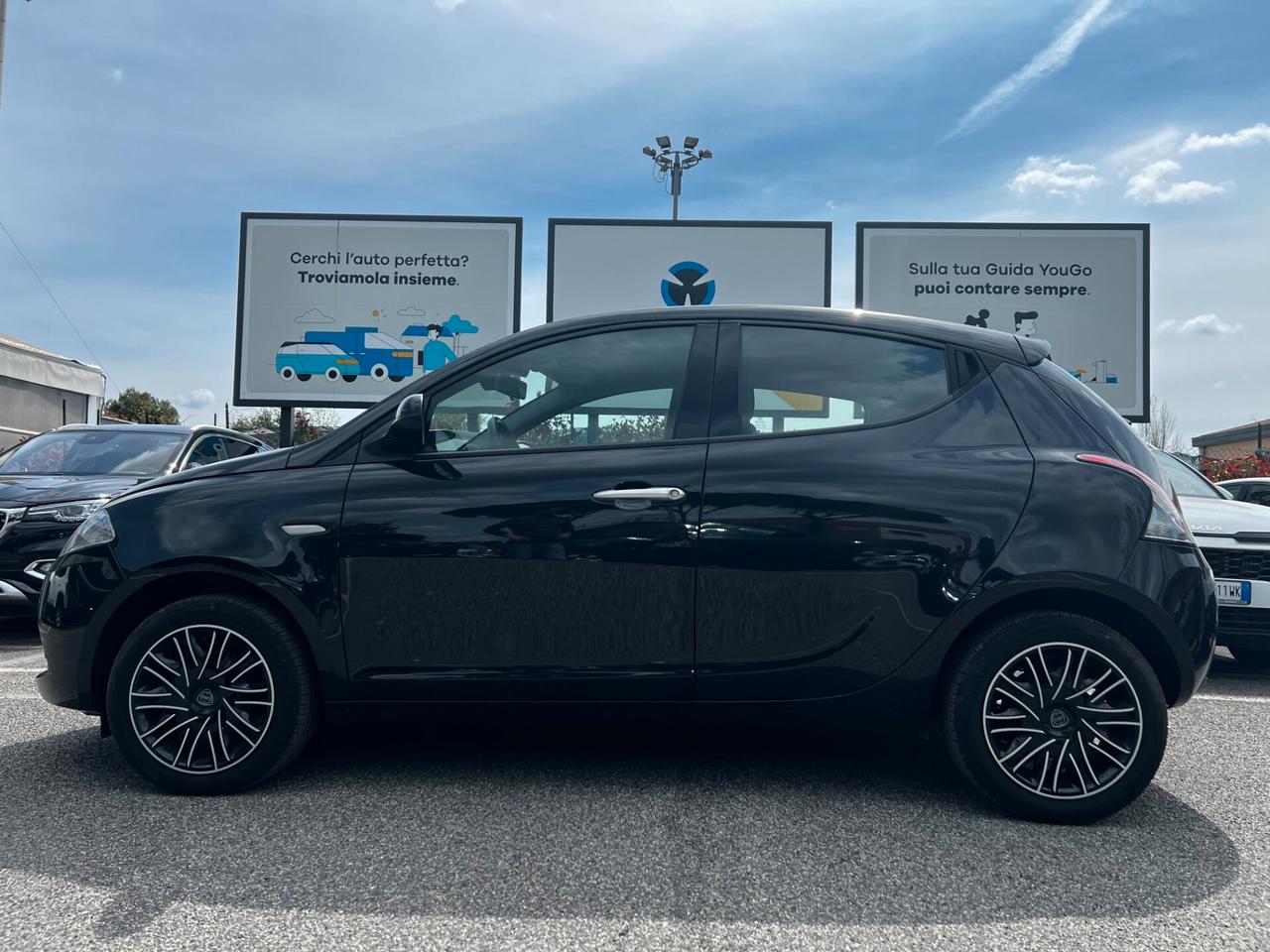 Lancia Ypsilon 1.0 FireFly 5 porte S&S Hybrid Ecochic Silver