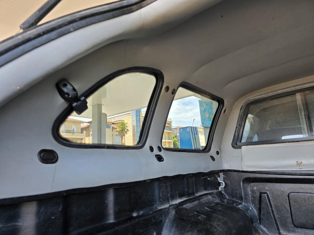 Toyota Hilux 3.0 D-4D 4WD 4p. Doub. Cab SR+