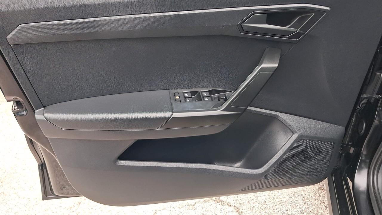 Seat Arona 1.o benzina metano