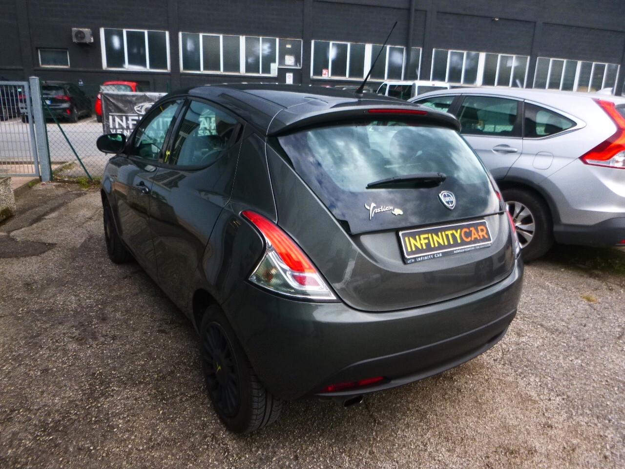 Lancia Ypsilon 1.2 69 CV 5 porte Elefantino,NEOPATENTATI