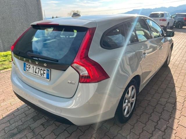 Volvo V60 I 2010 1.6 d2 (drive) Momentum