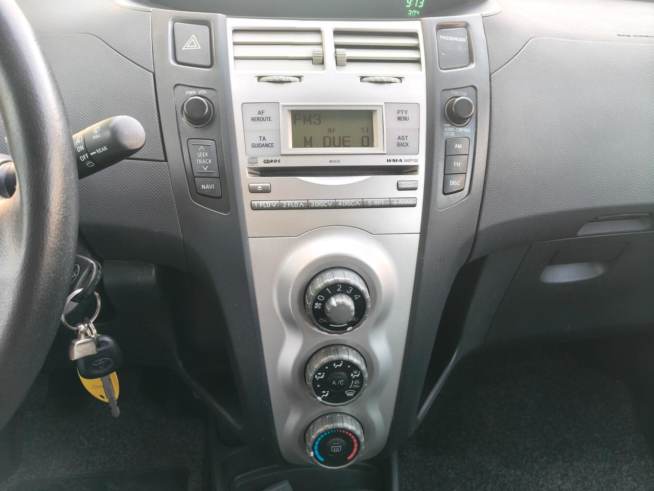 Toyota Yaris 1.0 5 porte SOLAMENTE 119.000 KM