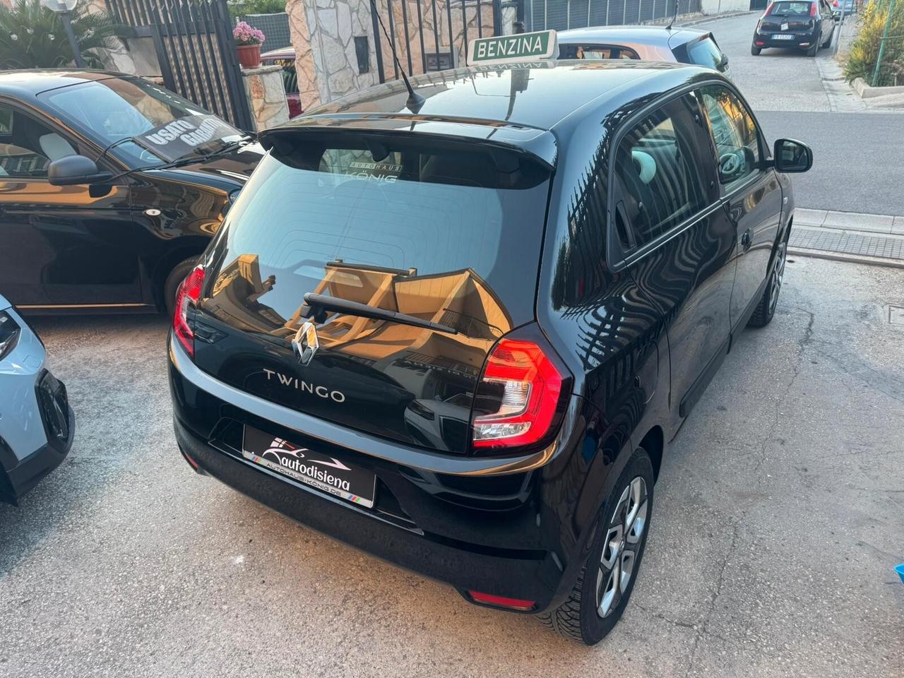 Renault Twingo SCe 65 CV Duel2 iva esposta