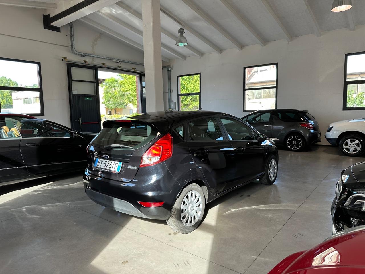Ford Fiesta 1.2 60CV 5 porte Black & White Edition