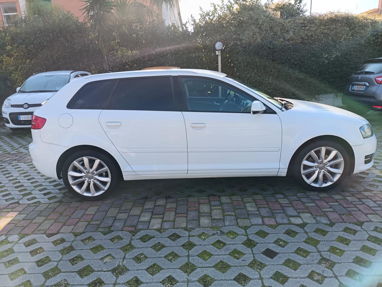 Audi A3 SPB 1.6 TDI 105 CV CR Ambition