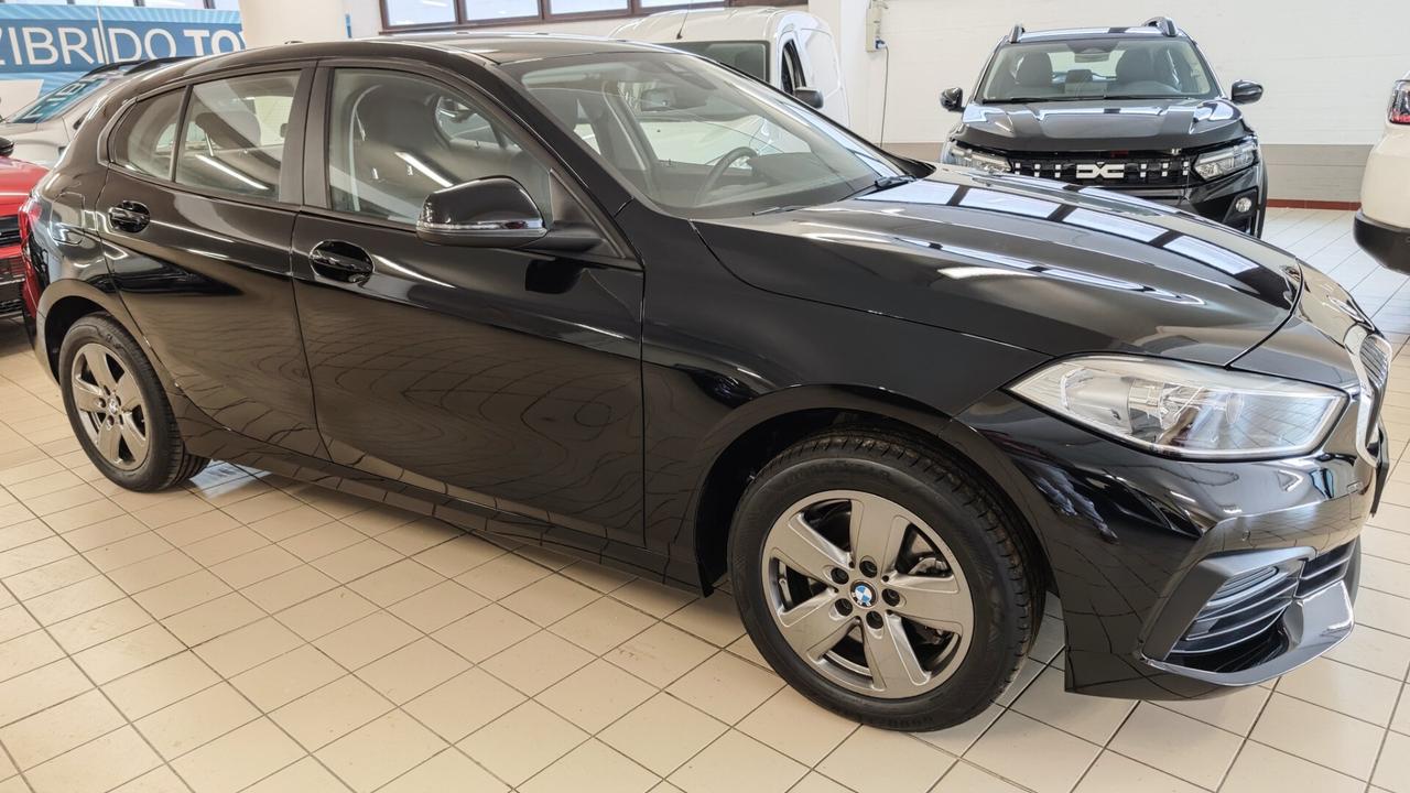 Bmw 116 116d 5p. Business Advantage