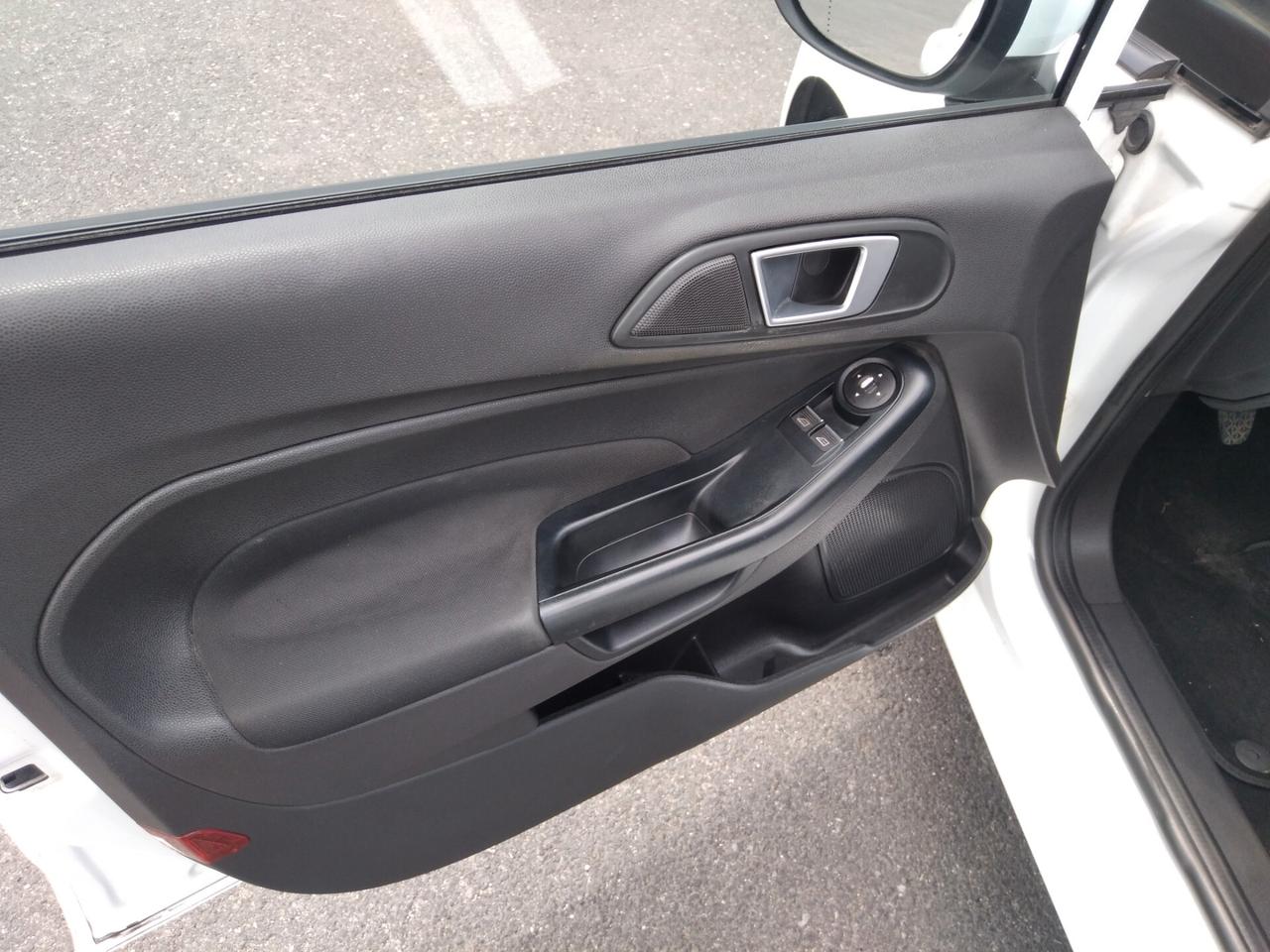 Ford Fiesta 1.4 5p. Bz.- GPL Titanium x neopatentati