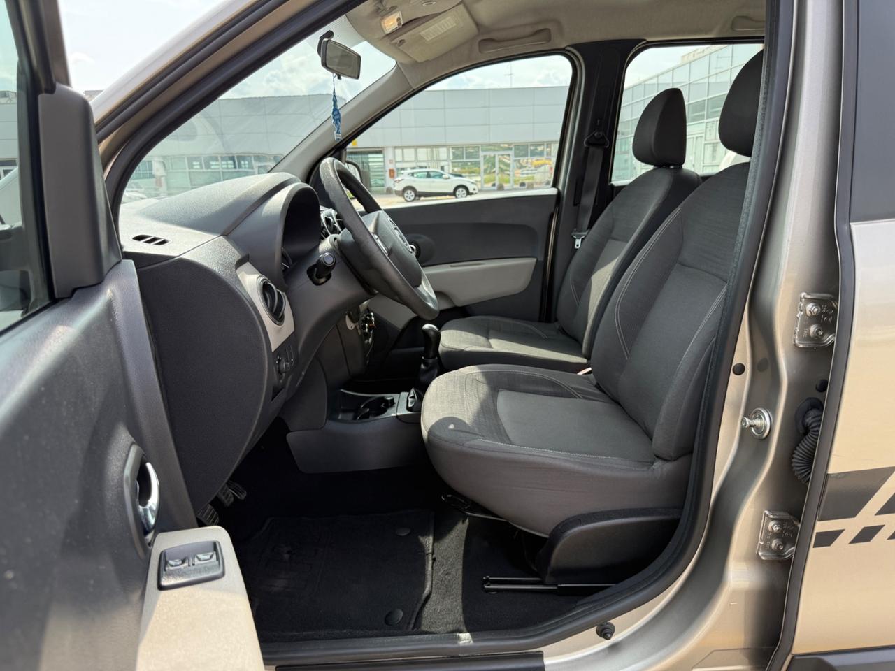 Dacia Lodgy 1.5 Diesel 90CV 5 posti OK NEOPATENTATI