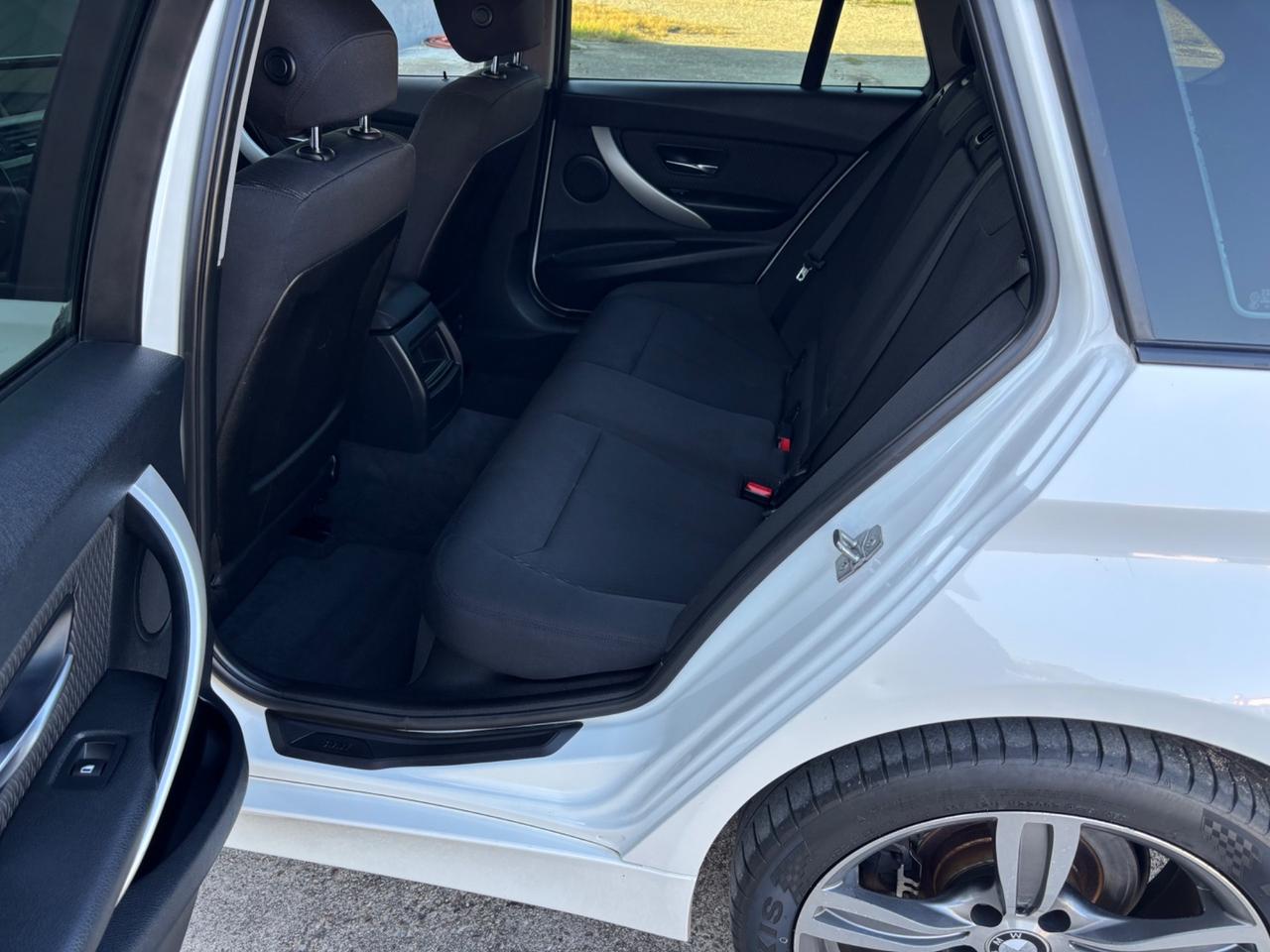 Bmw 318d 143cv. Garanzia 12 mesi. Neopatentati