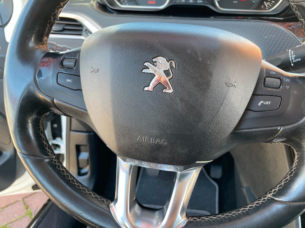 Peugeot 2008 1.6 e-HDi 115 CV Stop&Start Allure