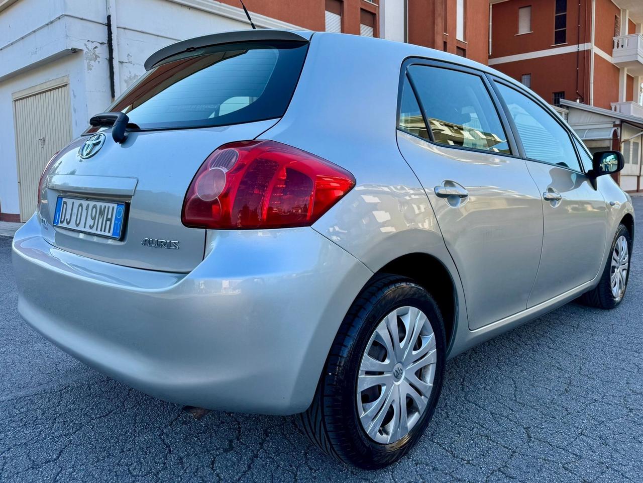 Toyota Auris 1.6 M-MT 5 porte Sol