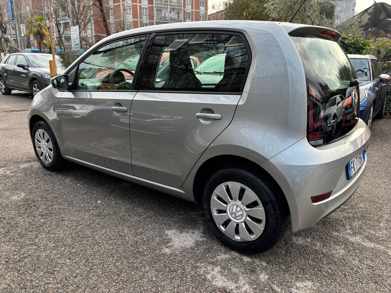 Volkswagen up! 1.0 - 5p. KM 11000 ok Neopatentati