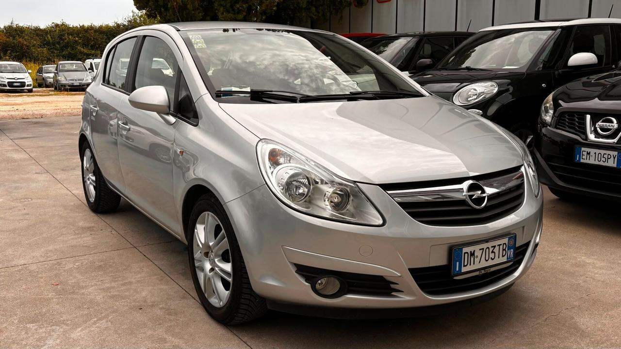 Opel Corsa 1.4 16V 5 porte Enjoy