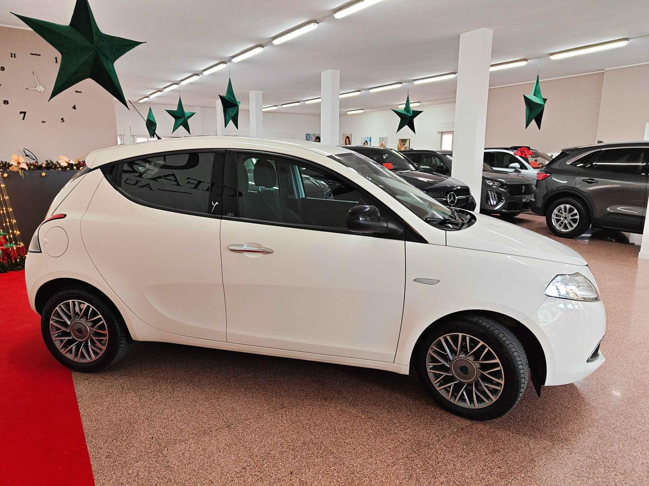 Lancia Ypsilon 1.2 69 CV 5 porte S&S Gold