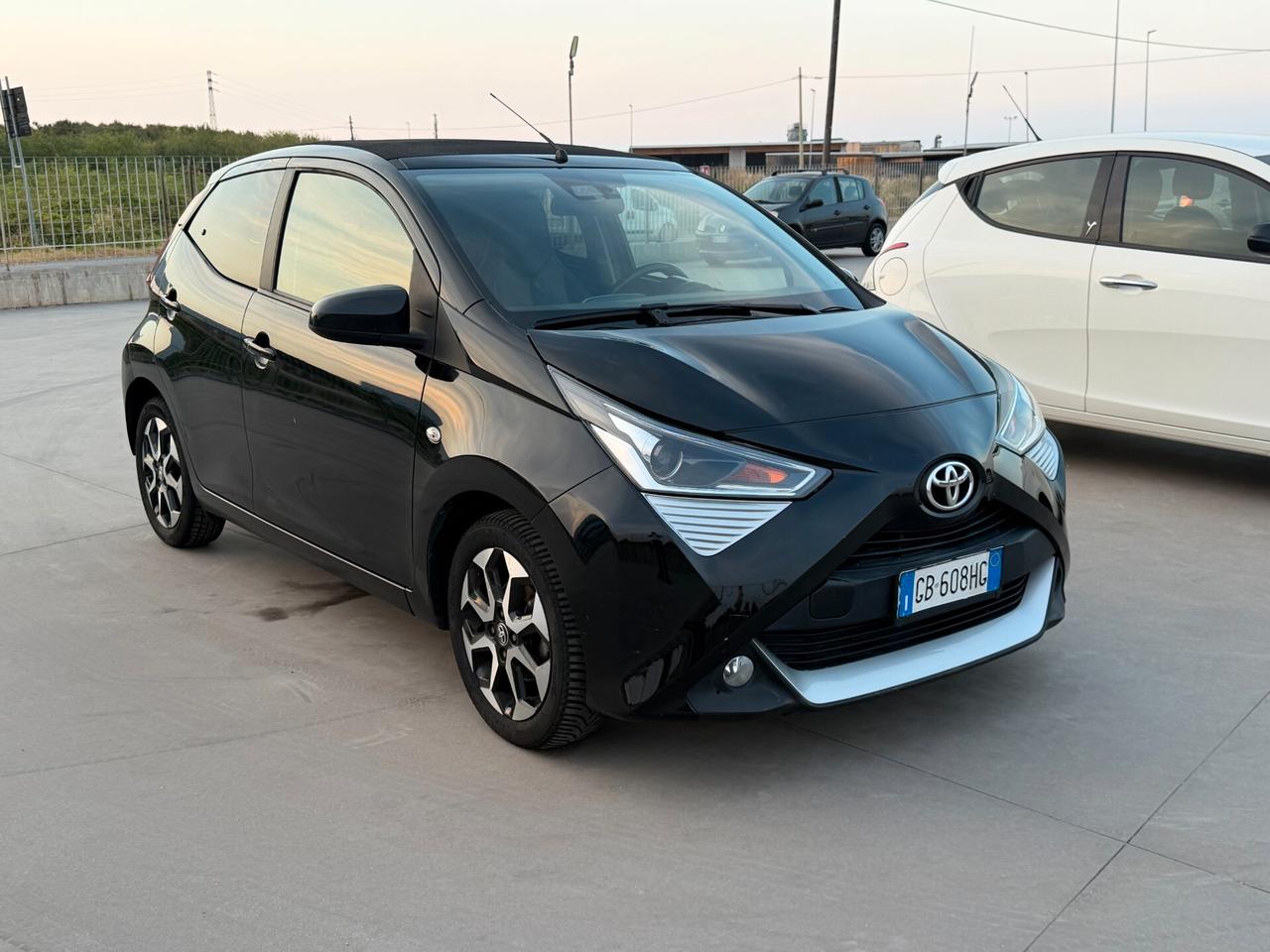Toyota Aygo Connect 1.0 VVT-i 72 CV 5 porte x-wave MMT