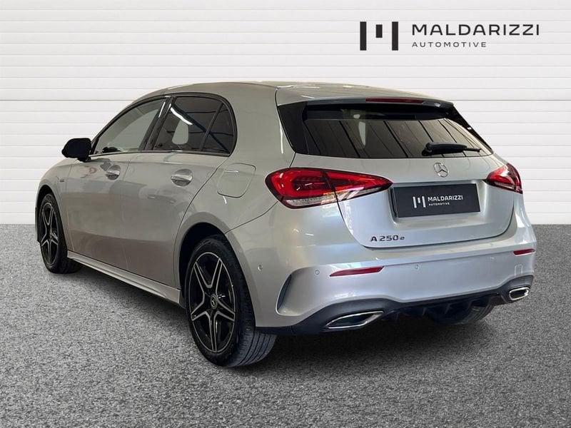 Mercedes-Benz Classe A - W177 2018 A 250 e phev (eq-power) Premium Plus edition auto