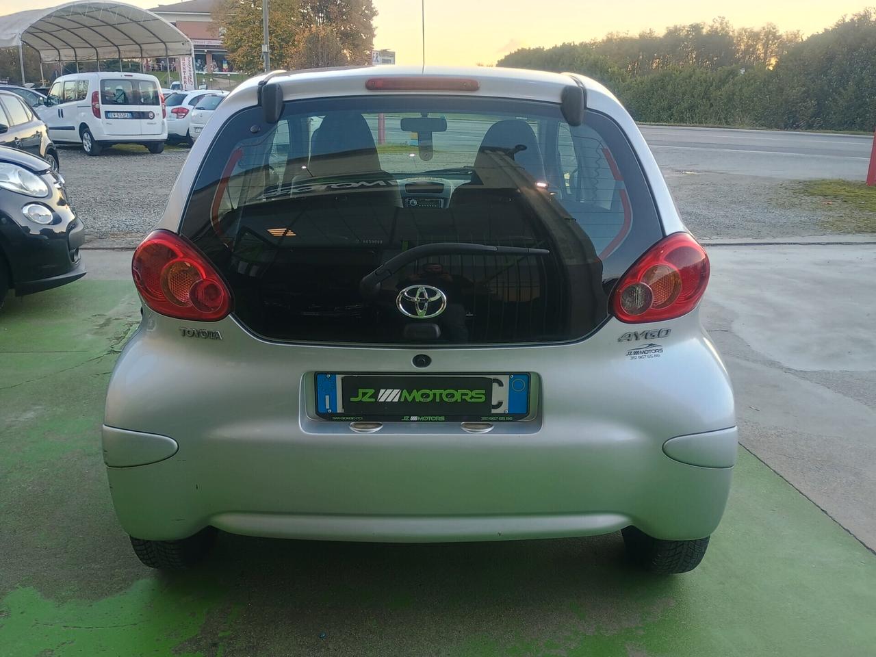 TOYOTA AYGO NEOPATENTATI