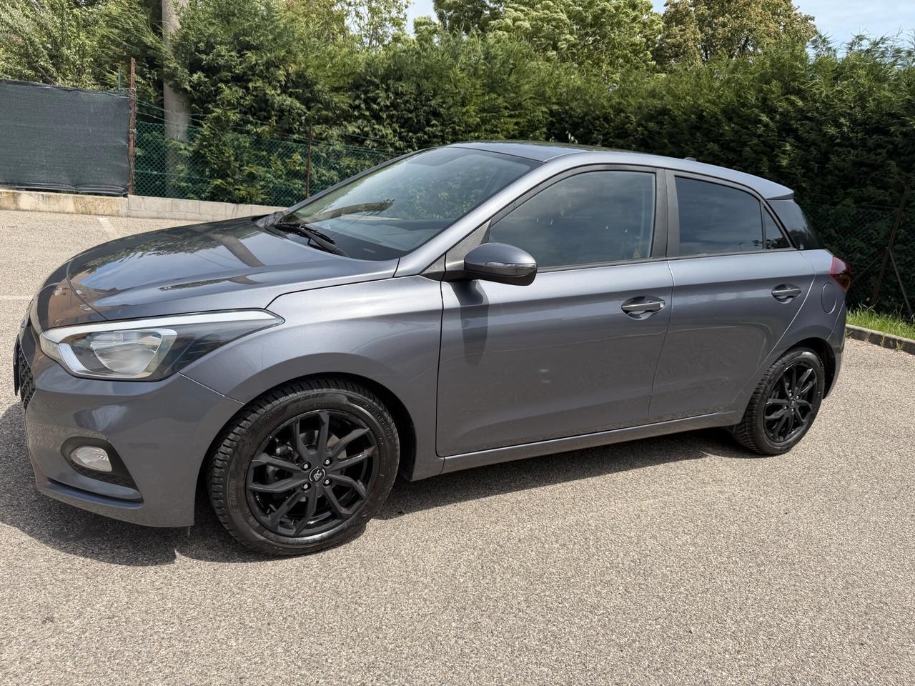 Hyundai i20 1.2 - NEOPATENTATI - 12 MESI DI GARANZIA -