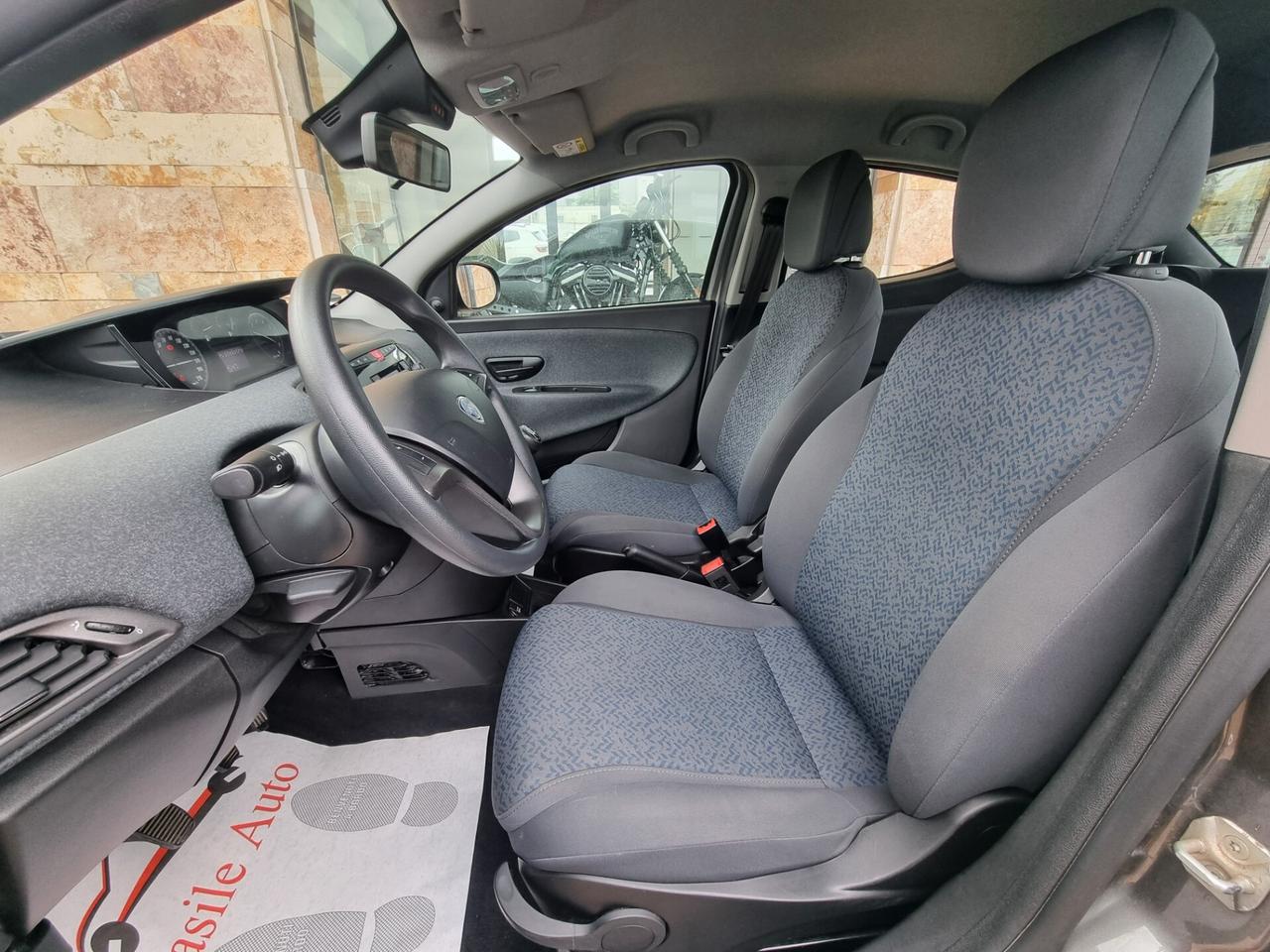 Lancia Ypsilon 1.0 FireFly 5 porte S&S Hybrid Ecochic A. Ferretti