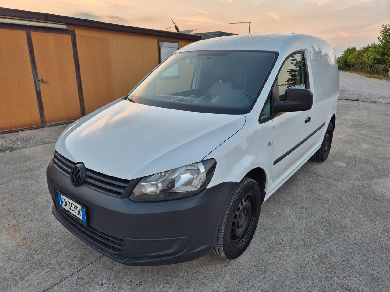 Volkswagen Caddy 1.6 TDI 102 CV neopatentati
