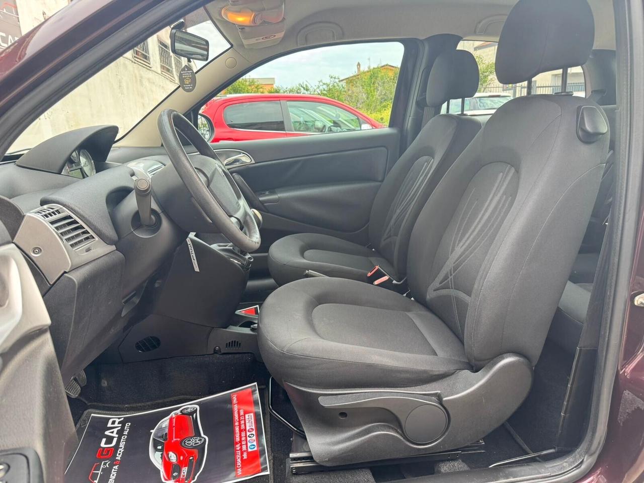 Lancia Ypsilon 1.3 MJT 75 CV Diva