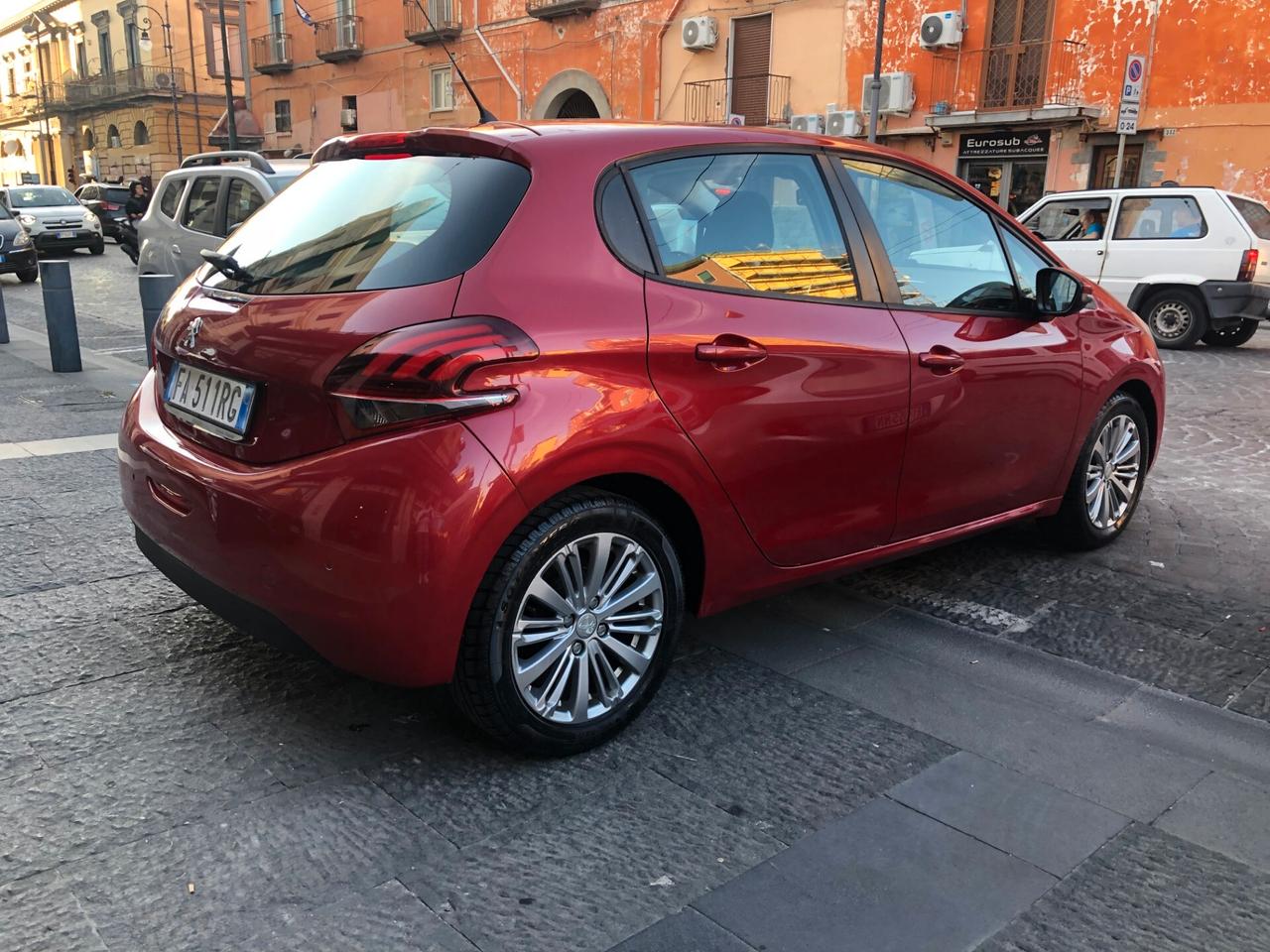 Peugeot 208 PureTech 82 5 porte Allure