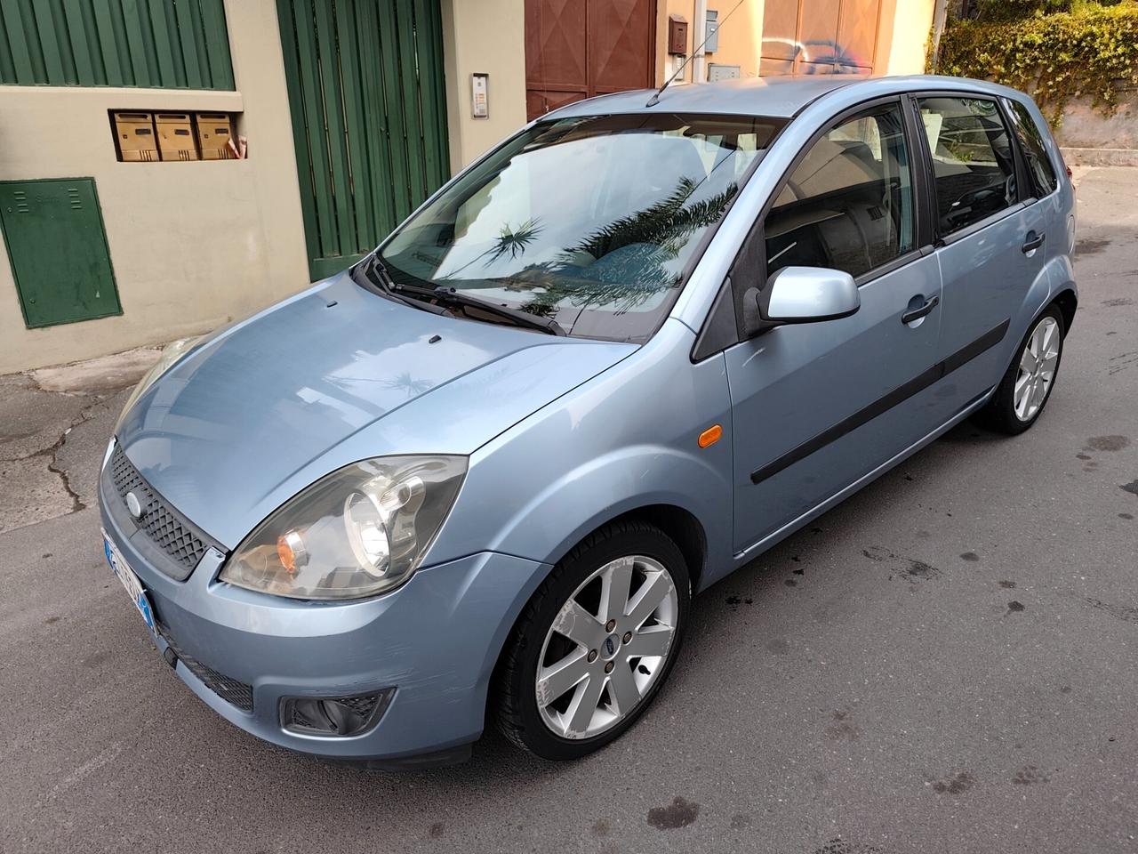 Ford Fiesta 1.2 16V 5p. Benzina