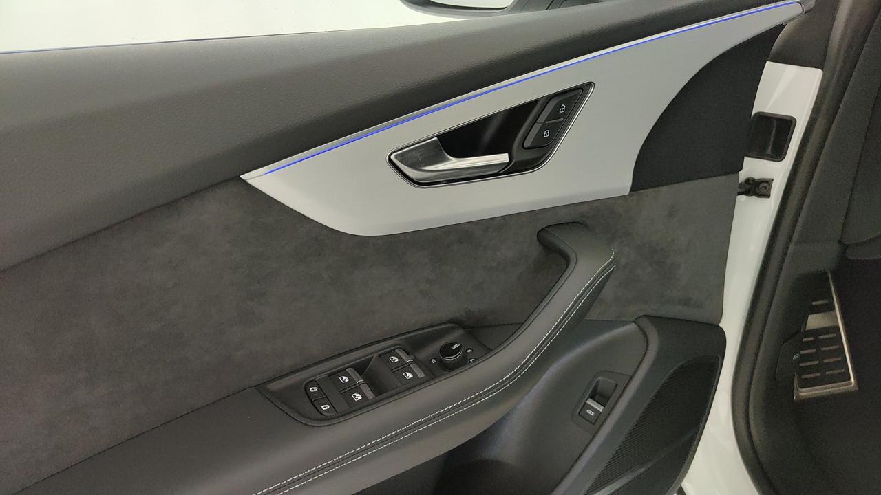 AUDI Q8 55 3.0 tfsi mhev Sport quattro tiptronic