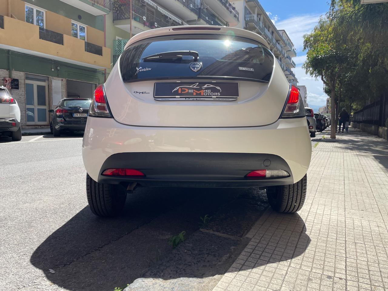 Lancia Ypsilon 1.0 FireFly 5 porte S&S Hybrid Ecochic