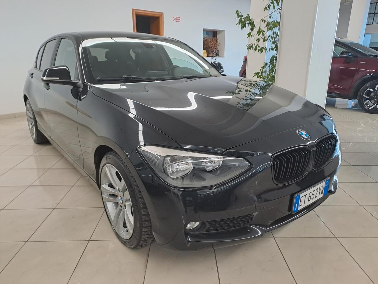 Bmw 116 116d 5p. Urban