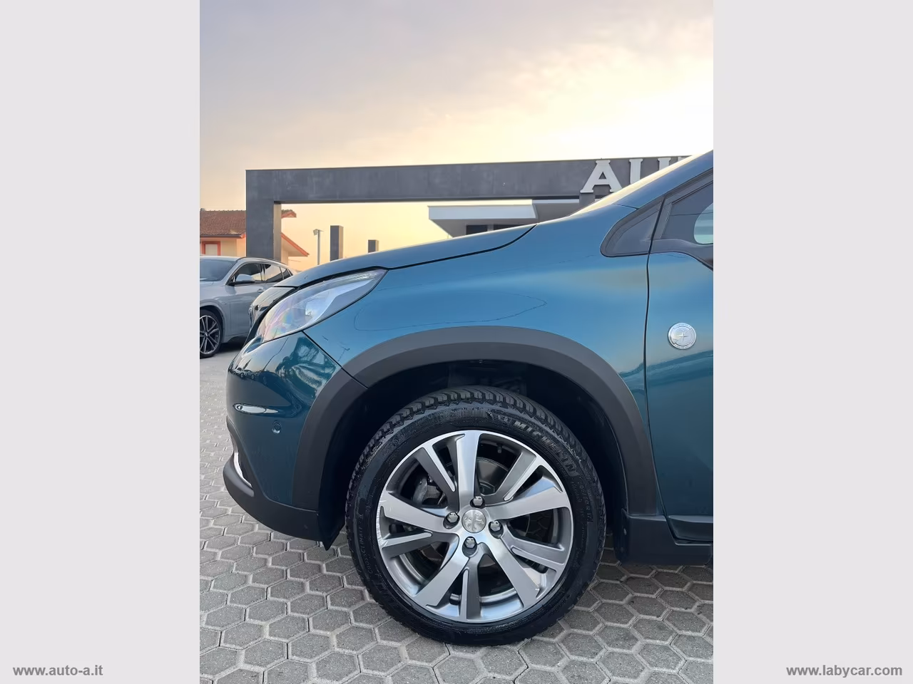 PEUGEOT 2008 BlueHDi 120 S&S Crossway