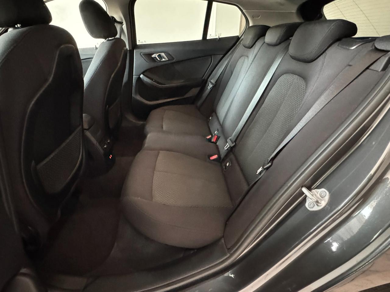 Bmw 116 116d 5p. Business Advantage - 2020