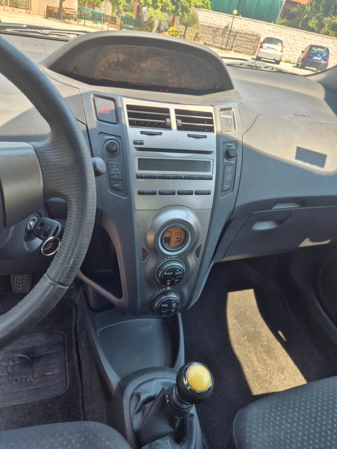 Toyota Yaris 1.3 5 porte Sol