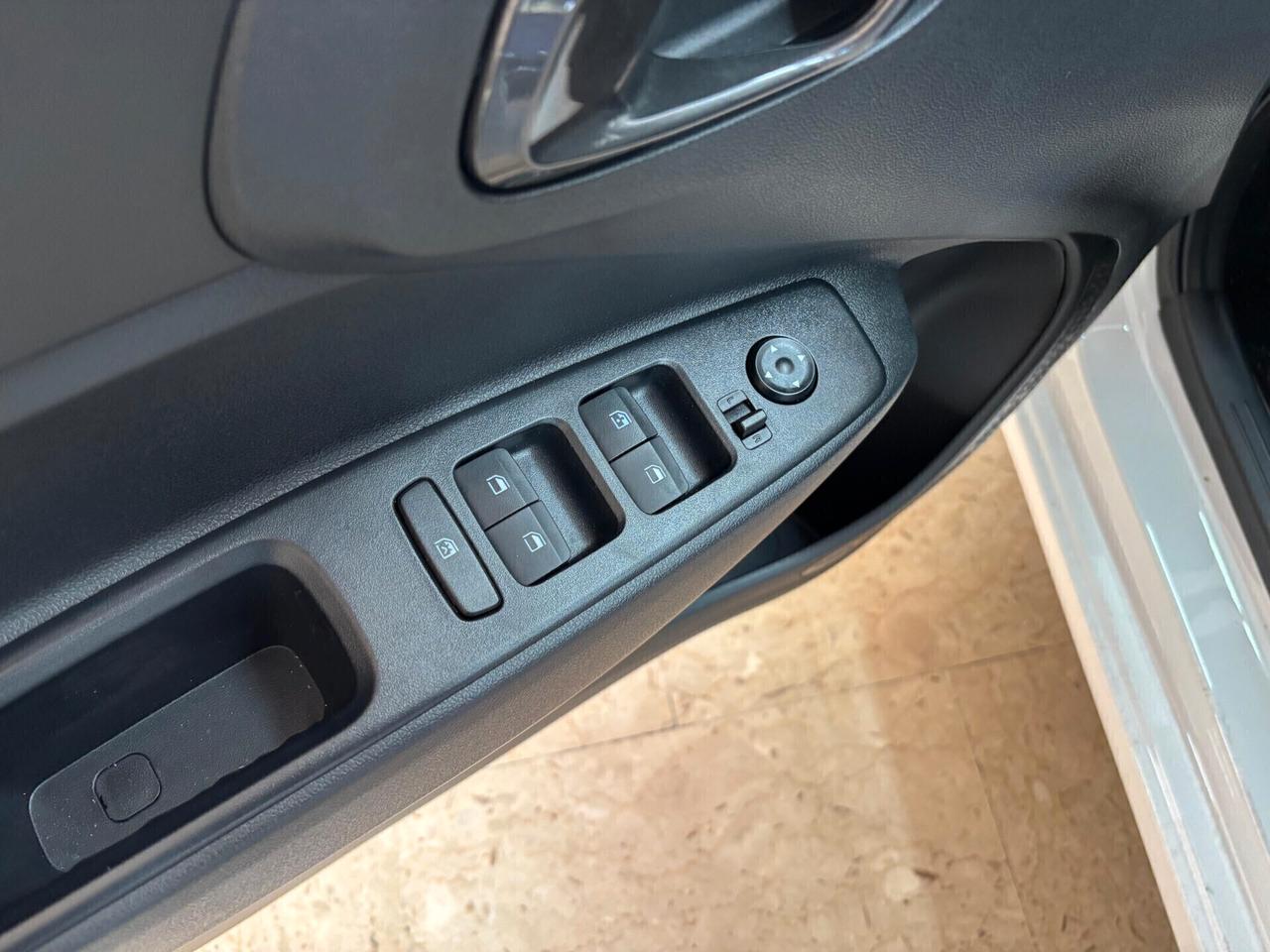 Hyundai i10 1.0 GPL KM0 Connectline Vari ColorI